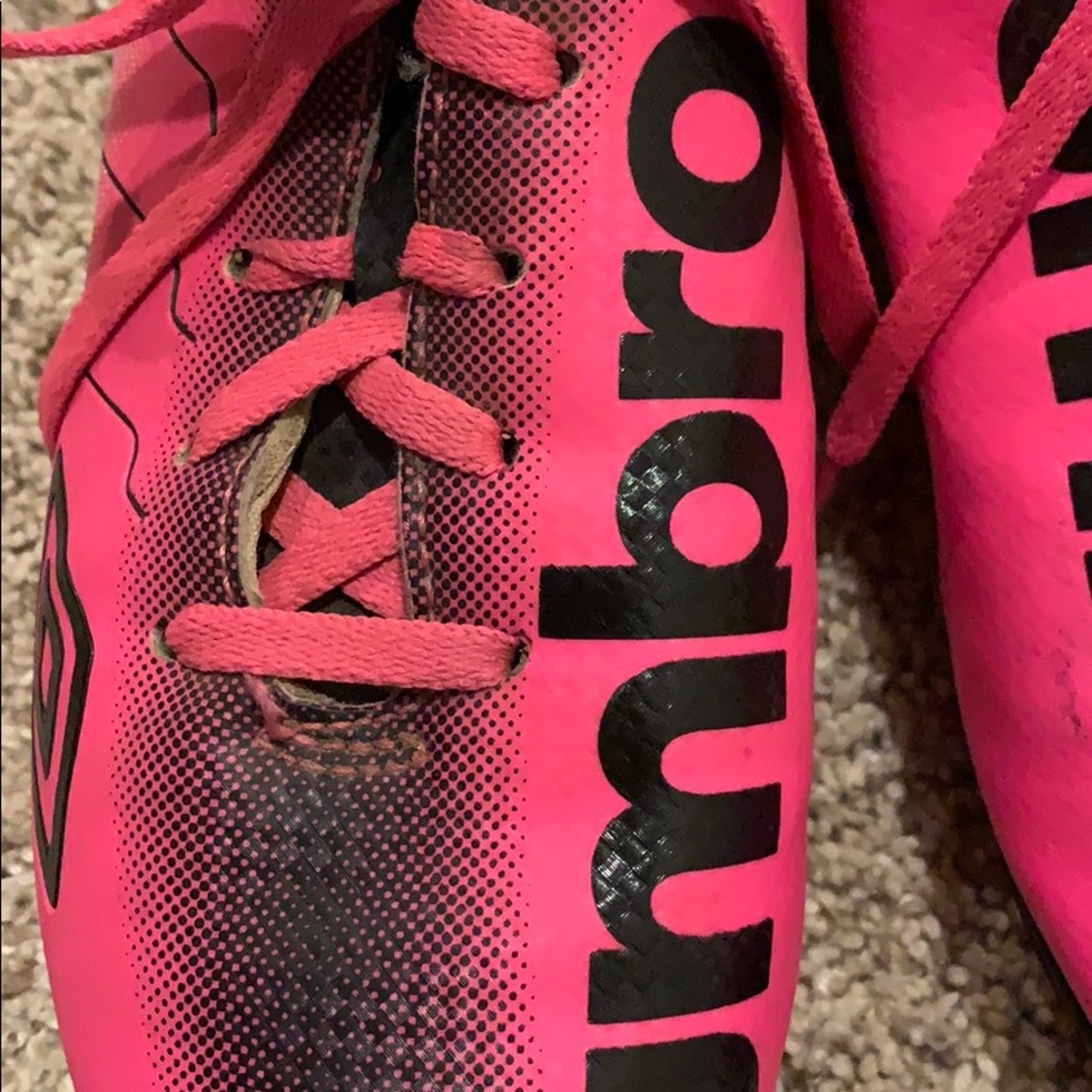 Umbro Girls’ Cleats size 4.5 pink black - Picture 5 of 6
